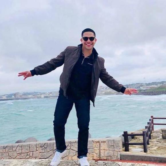 Meet your Posher, Adrián - Picture 1 of 1